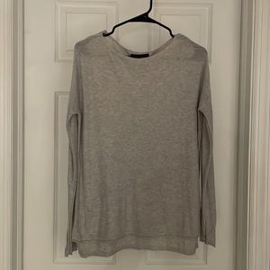 Light weight sweater